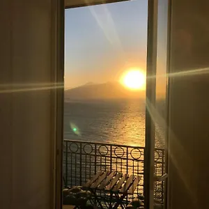 Bed & Breakfast Lux, Naples