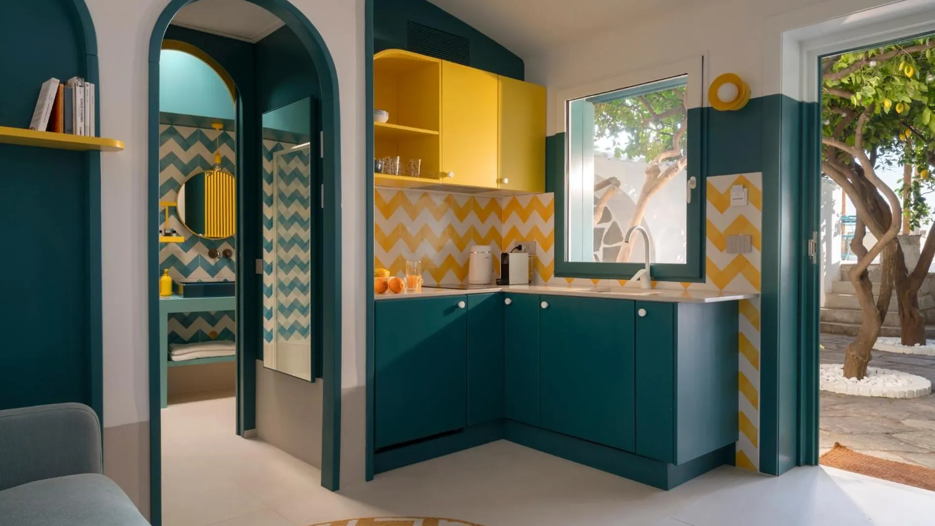Jallo & Blue Petite Suite Naples