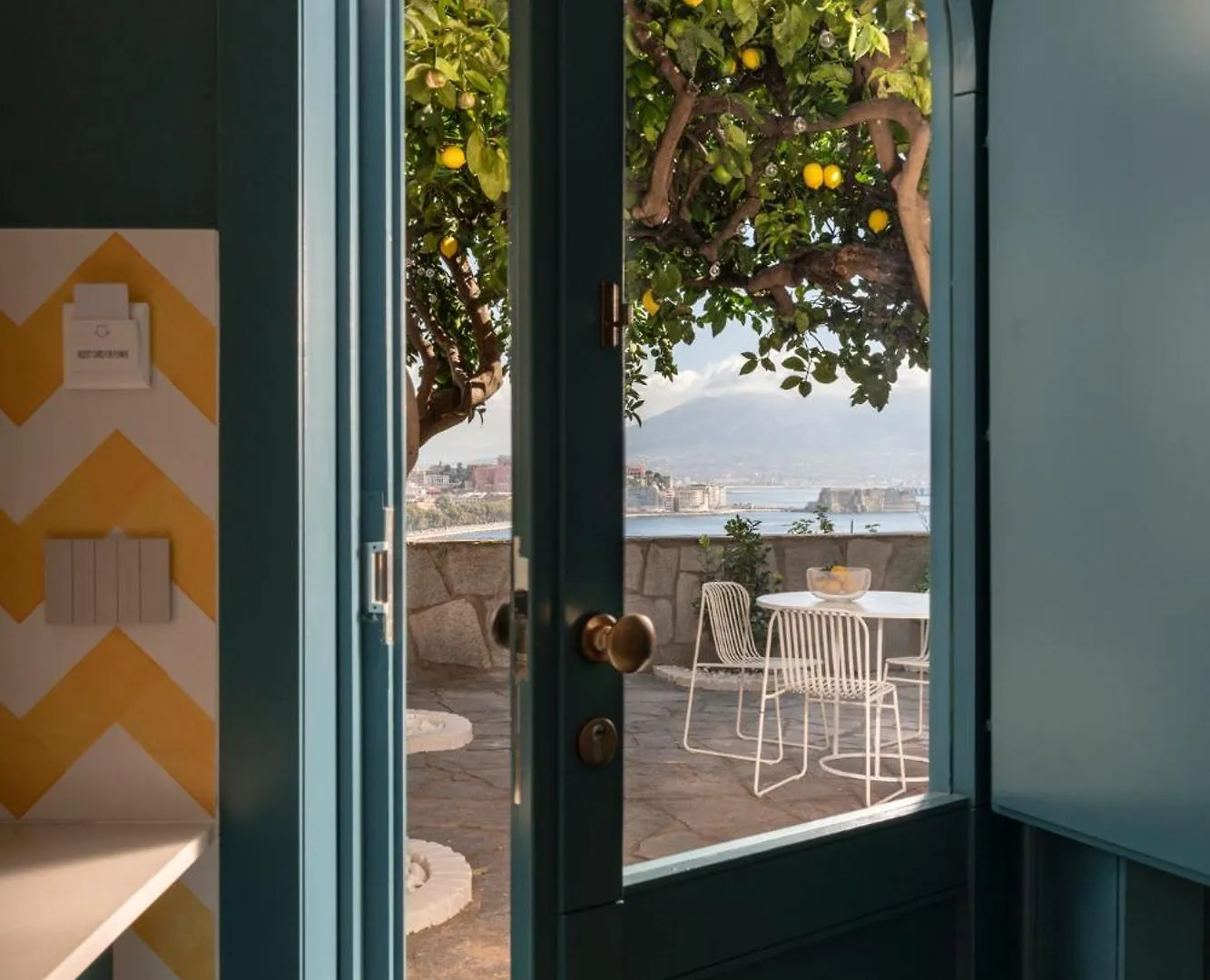 Jallo & Blue Petite Suite Naples Italy