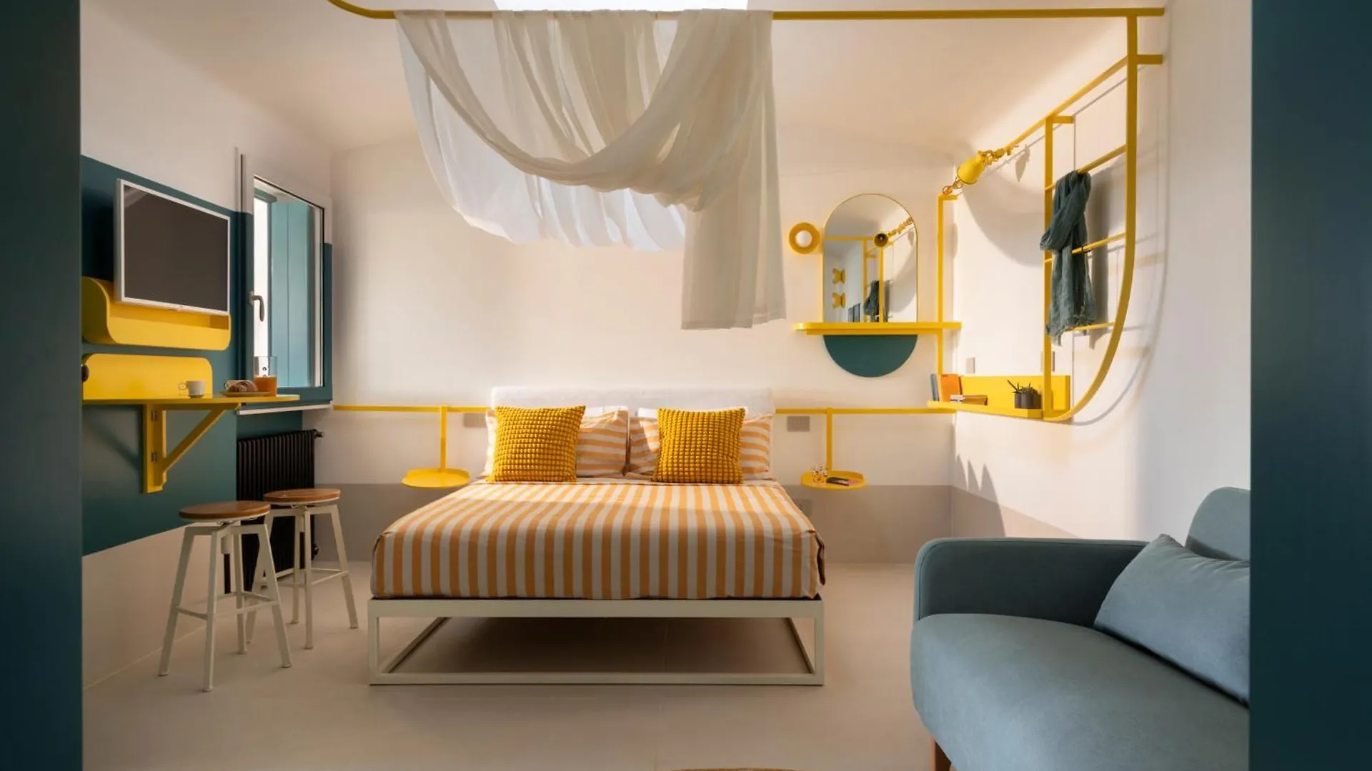 Jallo & Blue Petite Suite Naples 0*,